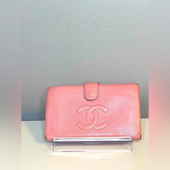 Pink Chanel with kiss lock - Picture 1 of 6